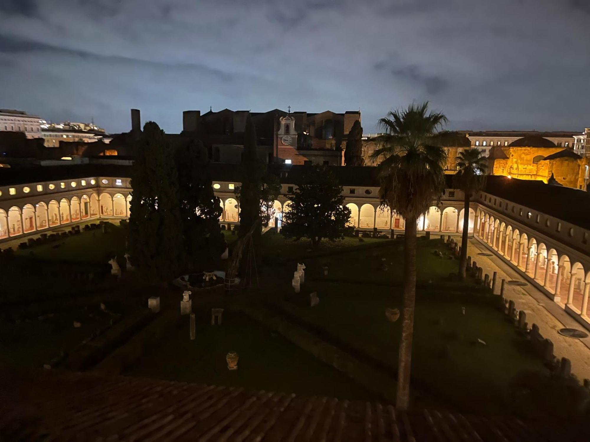 Camera X2 Con Magnifica Vista Sul Chiostro Di Michelangelo E Le Terme Di Diocleziano Róma Kültér fotó
